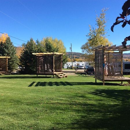 Robert'S Roost Rv Park Resort Quesnel Exteriör bild