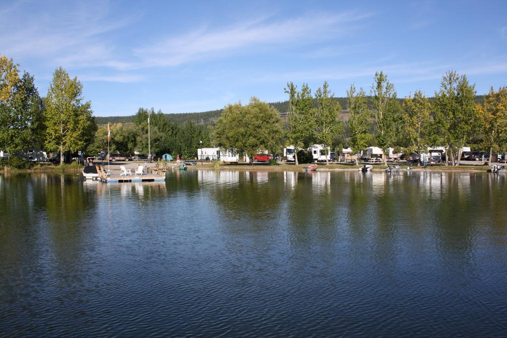 Robert'S Roost Rv Park Resort Quesnel Exteriör bild